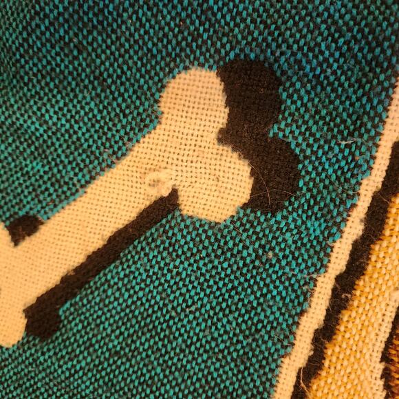 Vintage Scooby-Doo tapestry 90's blanket Cartoon Network 1999 45"x55" few snags - Picture 3 of 8